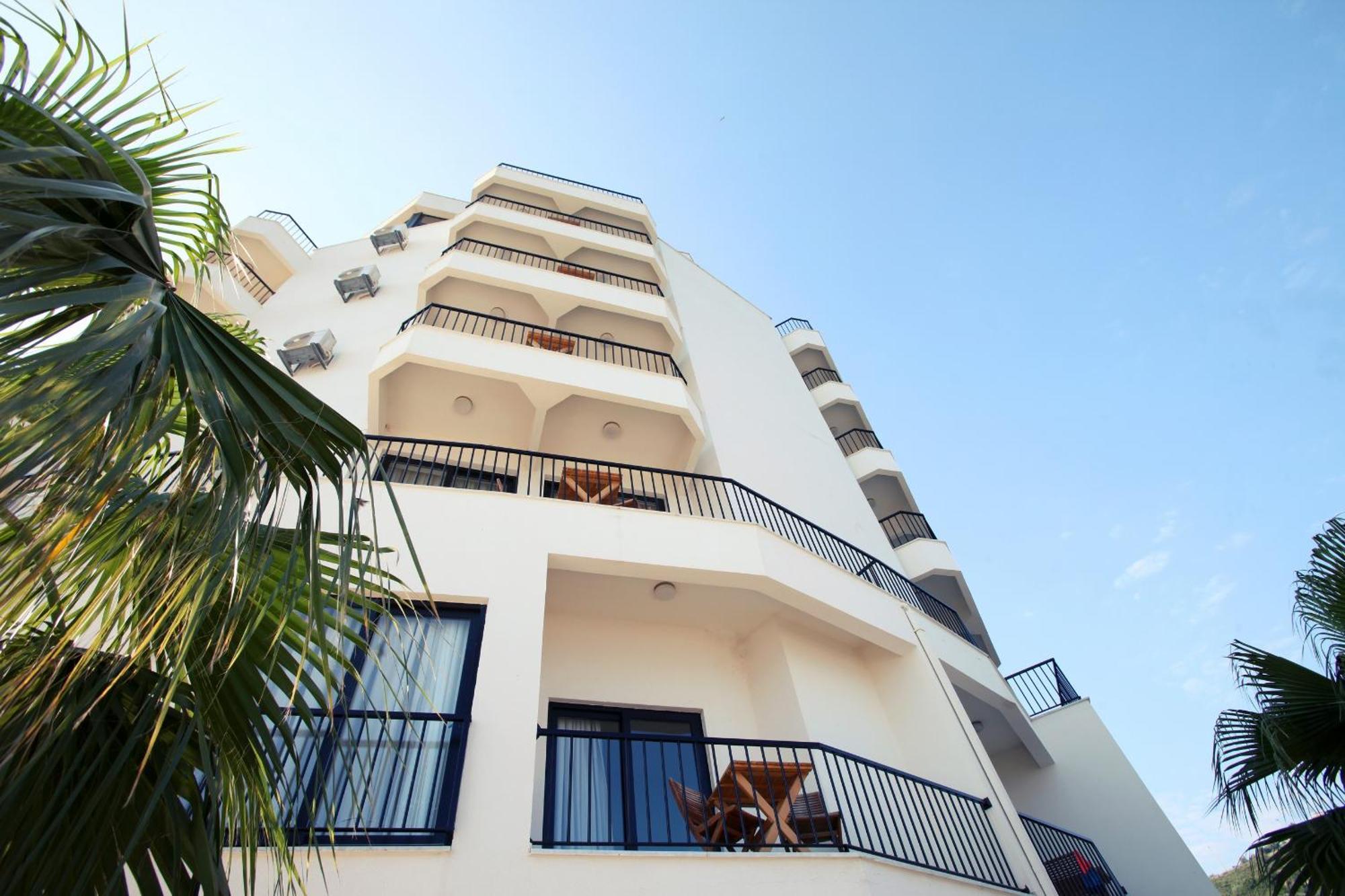 Med-Inn Hotel 굴루크 외부 사진